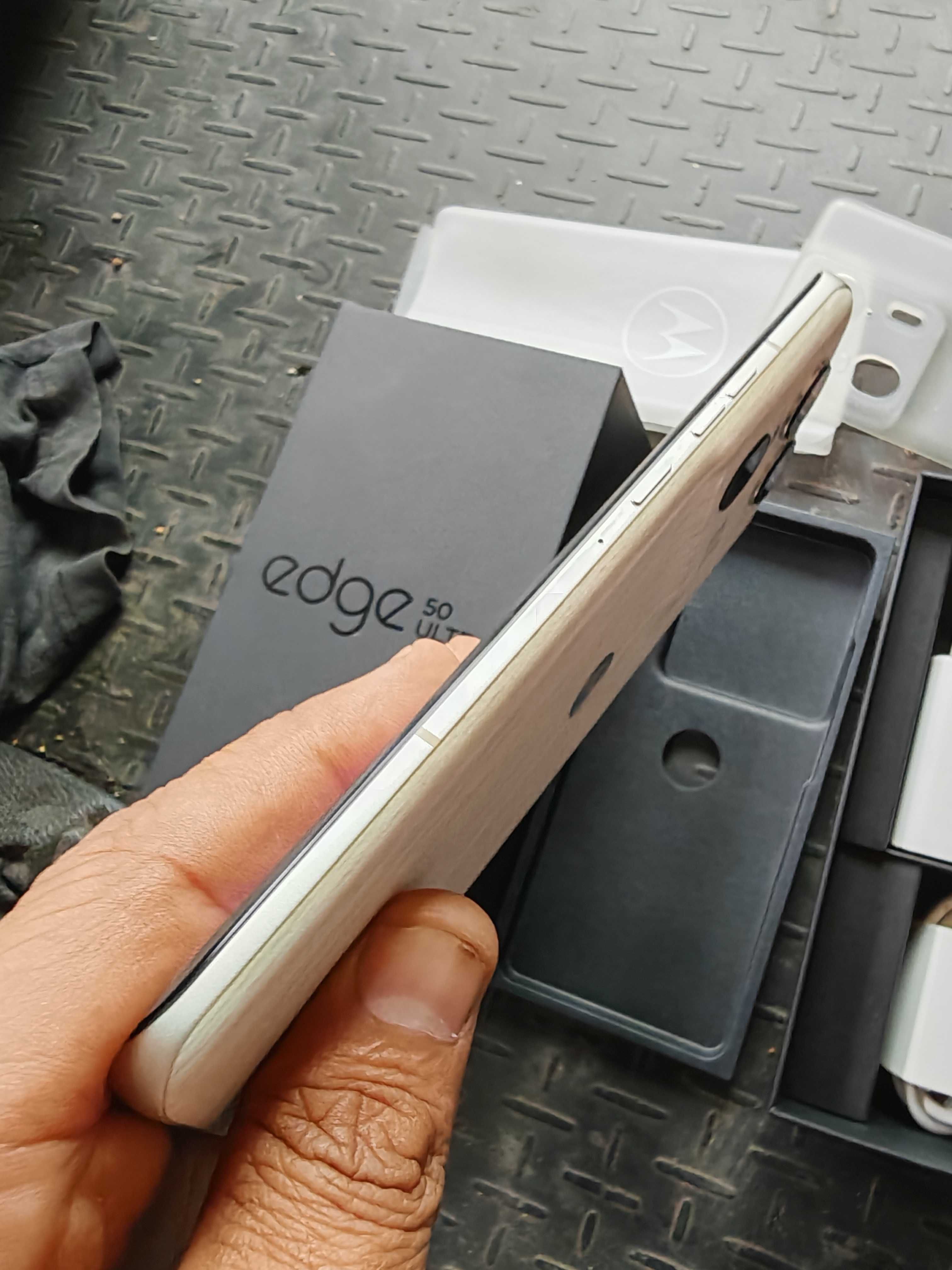 Motorola edge 50 ultra/16-1tb/,отличен, комплект.
