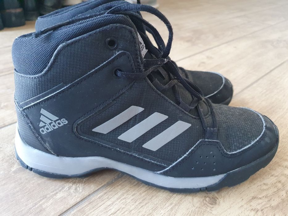 Детски боти Adidas Traxion