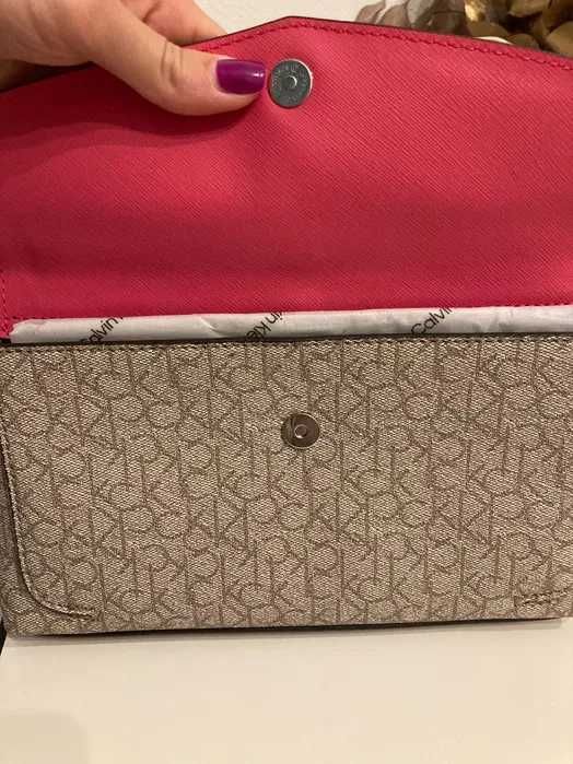 Vand geanta Calvin Klein noua