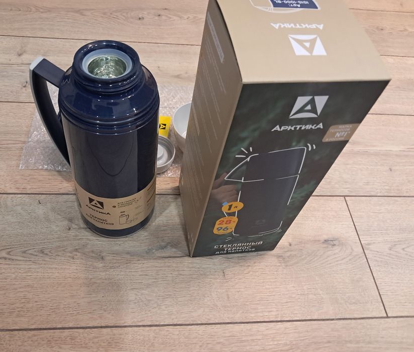 Продаю термос со стеклянной колбой 1л