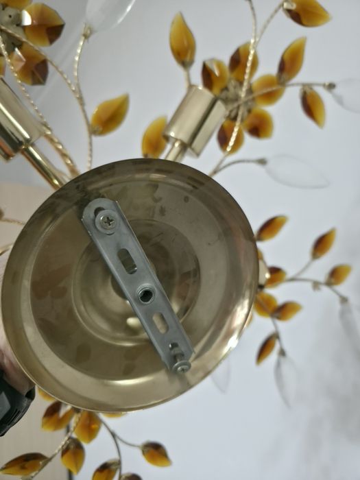 Продам люстру потолочную