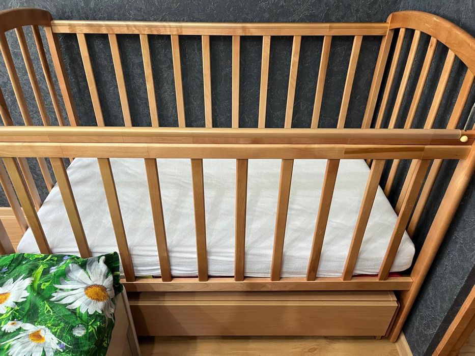 Детская кроватка