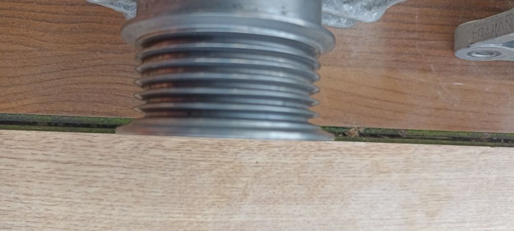 Vând 2 Alternatoare