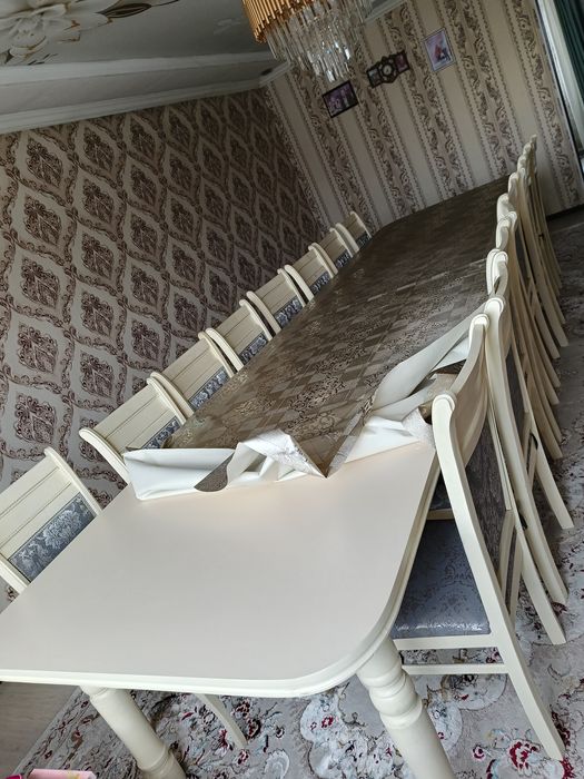 Стол стулья мебель