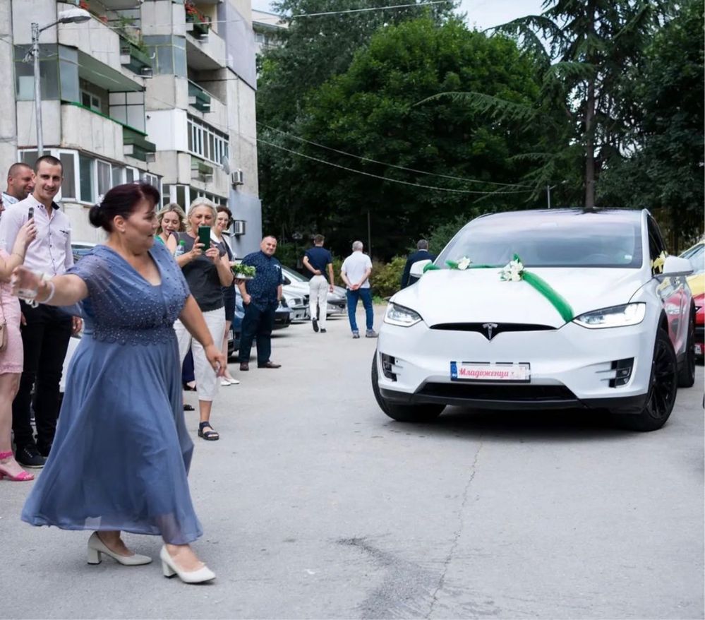 Под наем кола за тържества