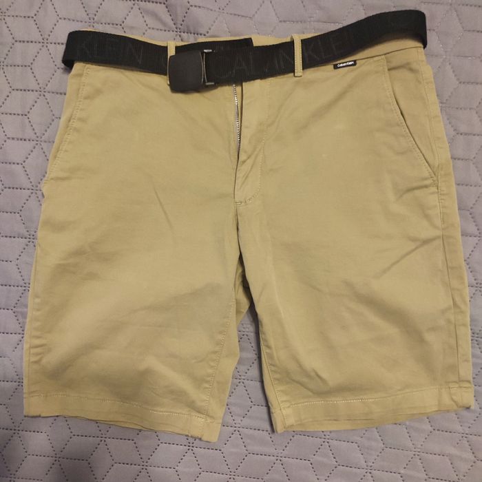 Pantaloni scurti Calvin Klein originali, w28(36 cm in talie).