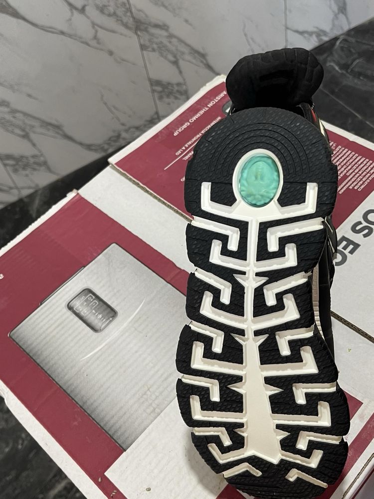 Versace Trigreca