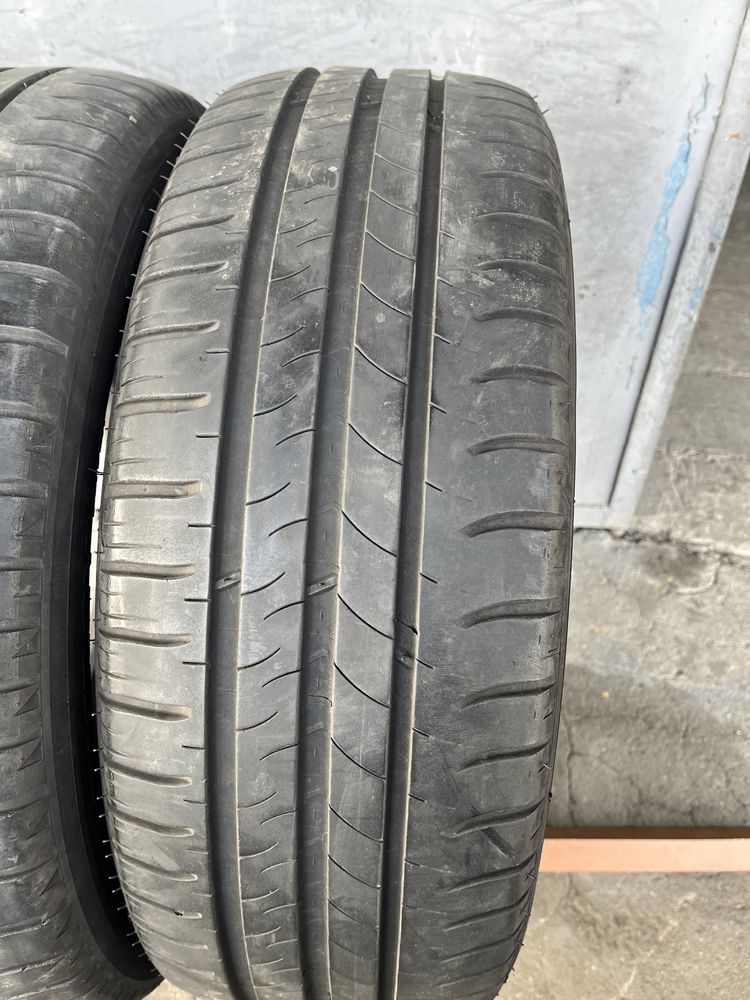 2 бр. летни гуми 205/60/16 Michelin 5 mm DOT 0415