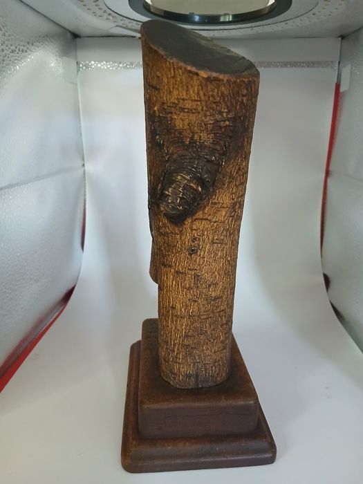 Sculptura în lemn,unicat,realizata de un soldat în 1946.