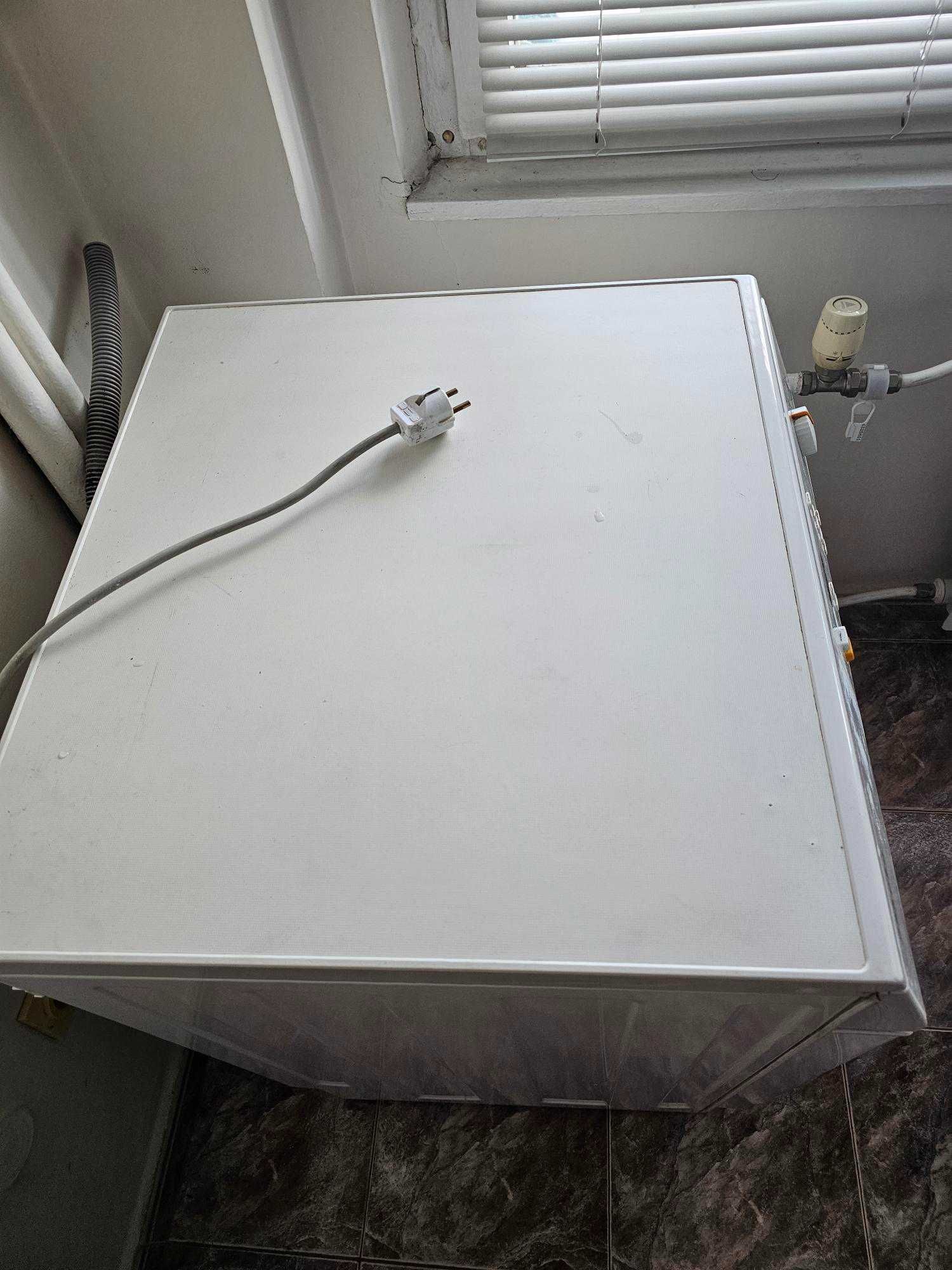Продавам пералня Miele Novotronic W985
