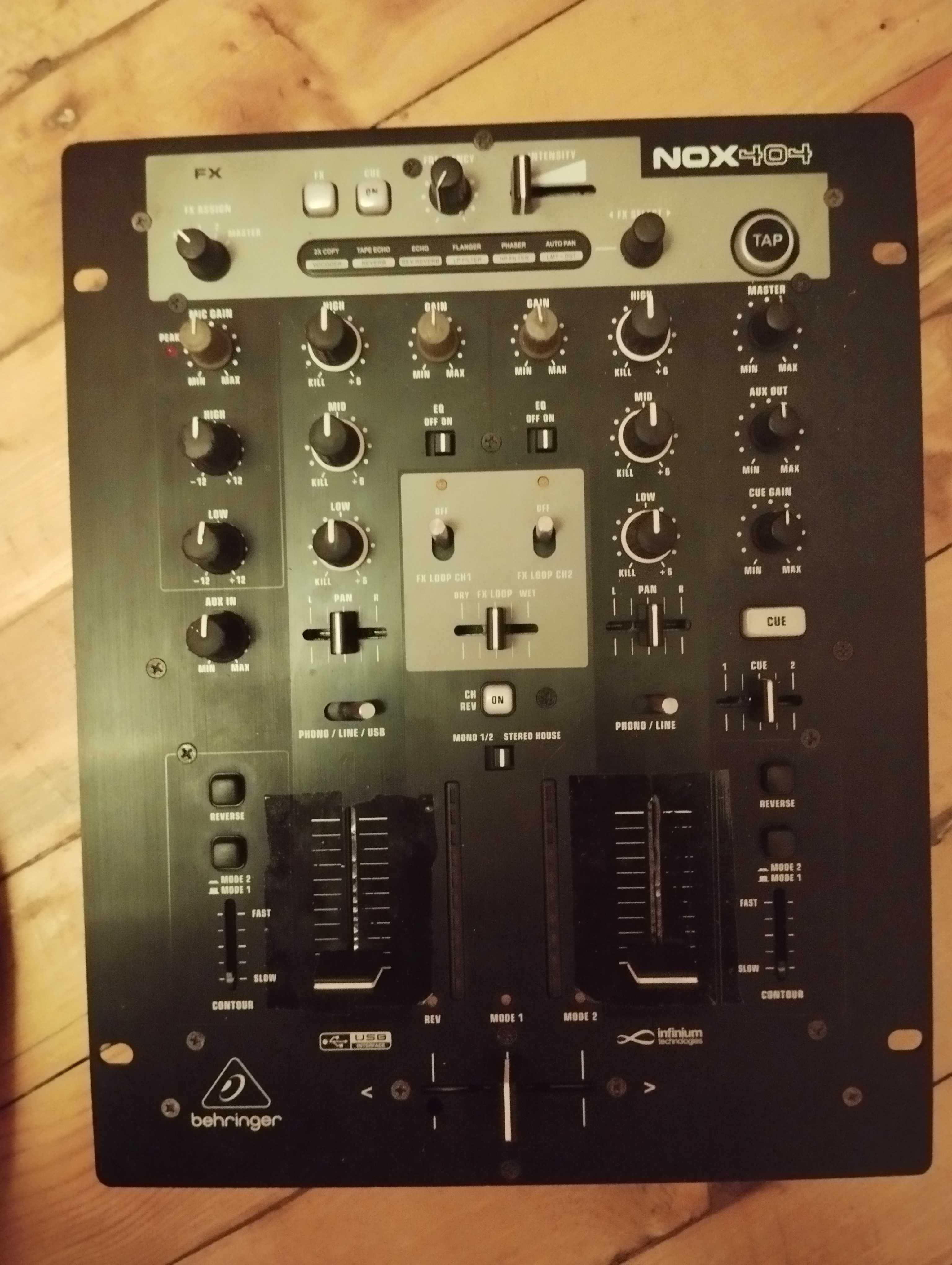 Продавам Dj миксер Беринджър модел NOH 404 в мн. добро състояние