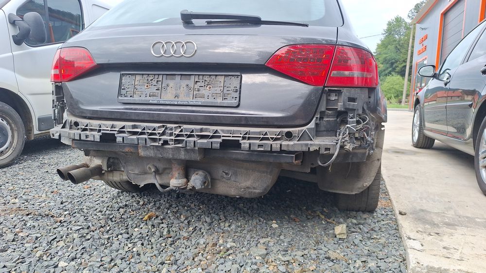 Vând Audi a4 lovit.
