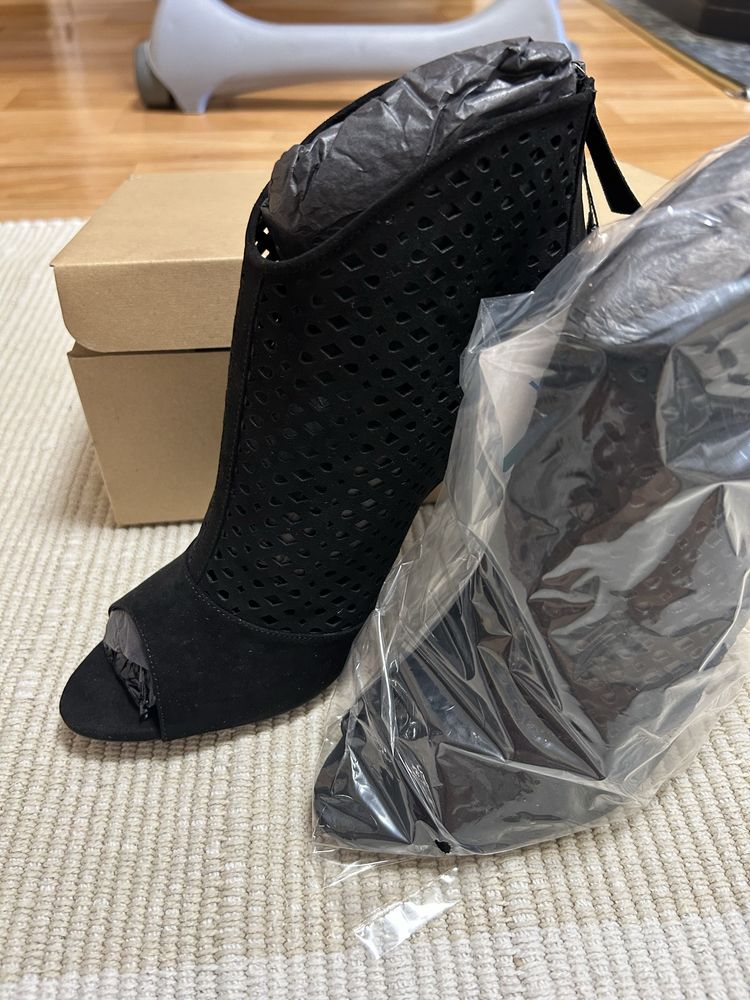 Обувки с ток Zara