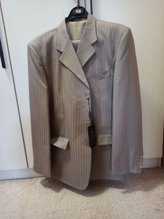 Продам мужской костюм тройка