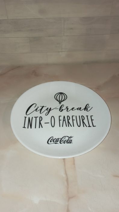 farfurii sticla Coca Cola