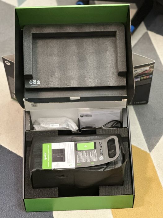 Game console XBOX SERIES X 1TB