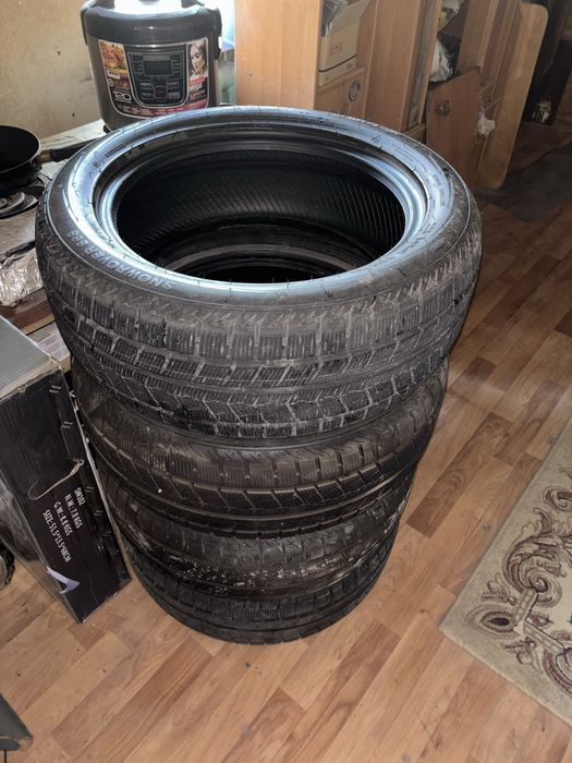 Шины зимние комплект ROADMARCH 225/50R17 98H XL, б/у