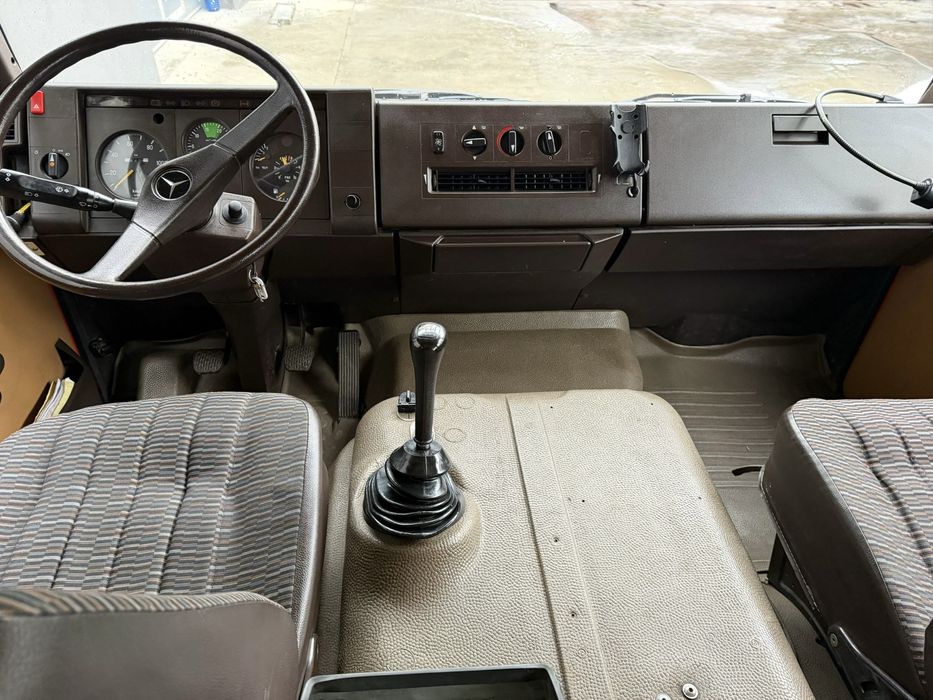 Masina de pompieri Mercedes Benz, inmatriculata si echipata, 2000 L