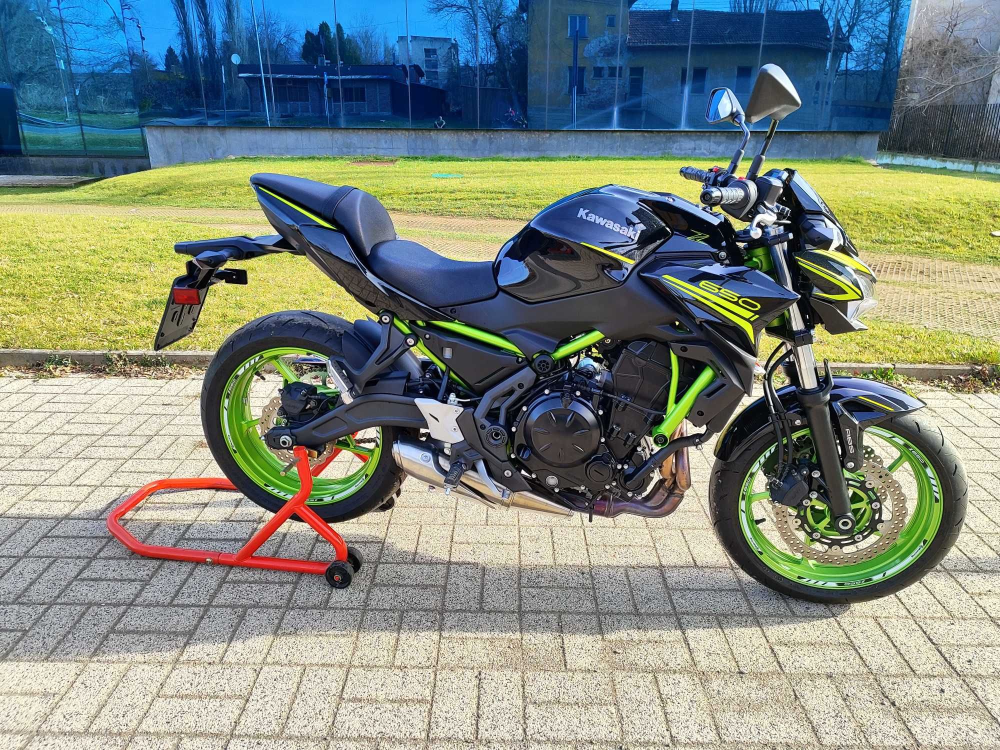 Kawasaki Z650 A2 само на 740км. НОВ ВНОС