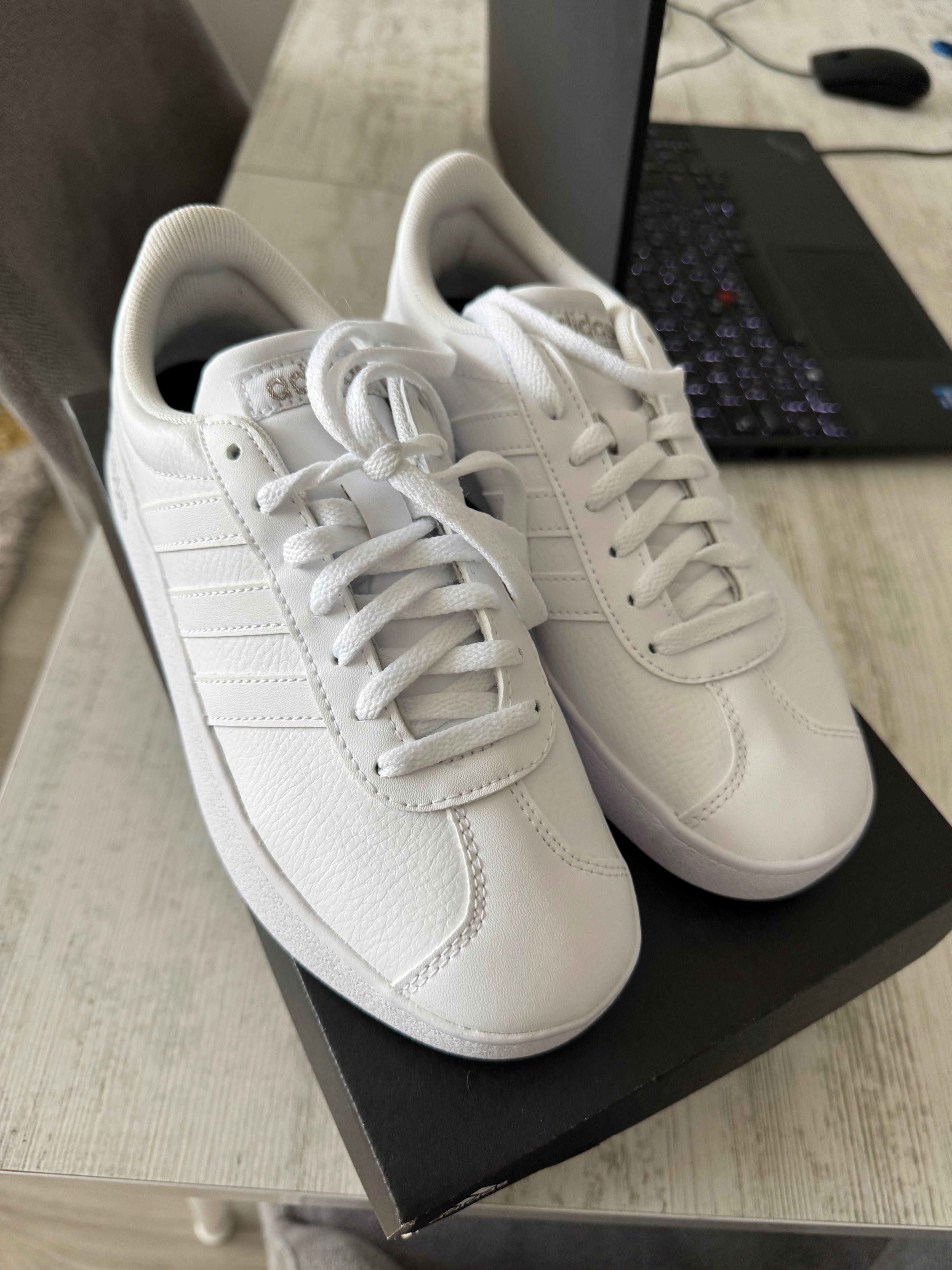 Кецове / маратонки Adidas 36.7
