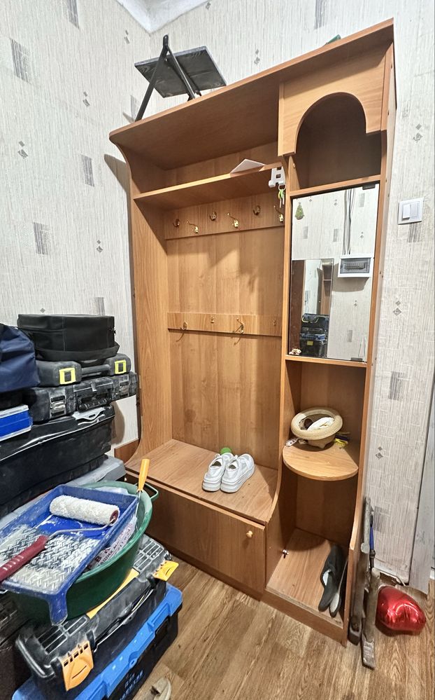Бесплатно шкаф в прихожую