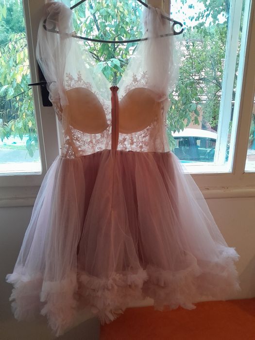 Vând rochiță de mireasa model deosebit M-L