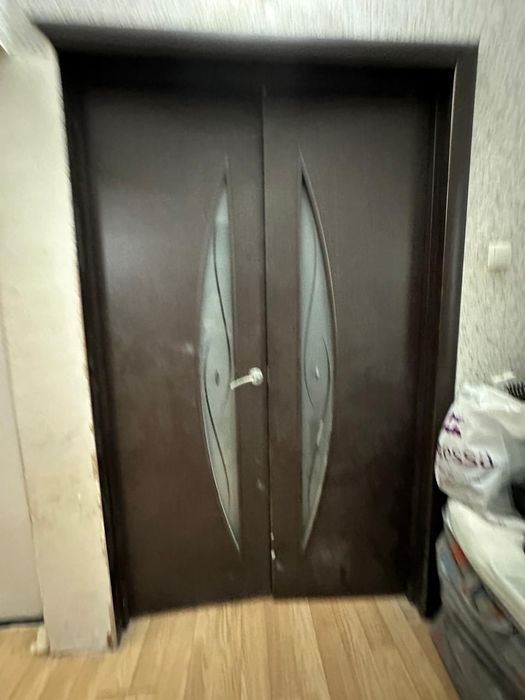 Между комнатные двери