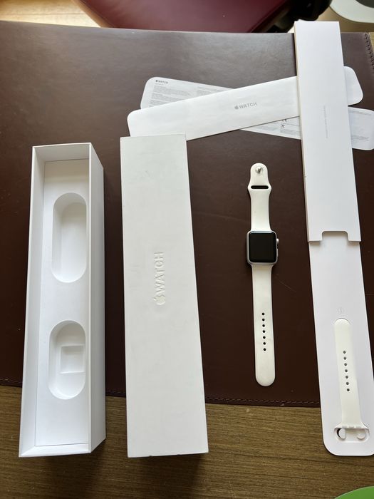 Apple Watch Sport 42 mm ( Smartwatch)