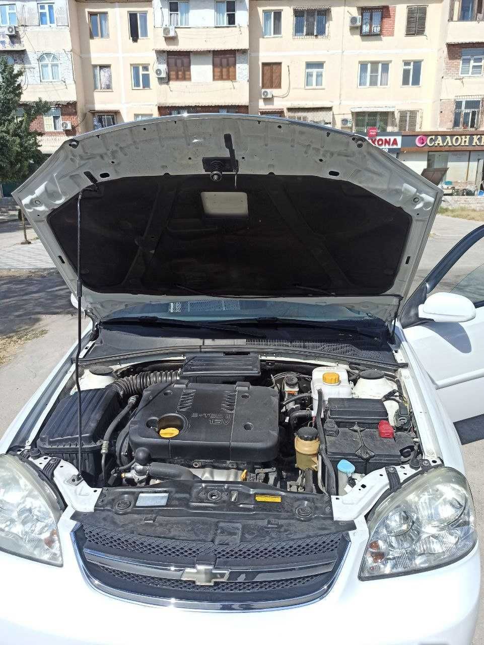 Продаётся Lacetti 1.8 cdx