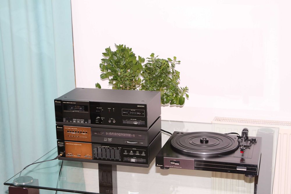 Sistem audio Mitsubishi functional