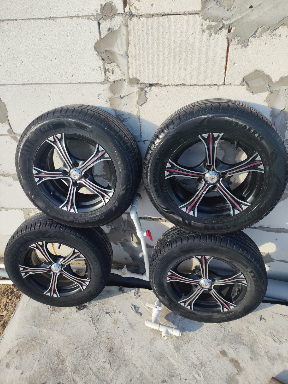 Продам титашки R14