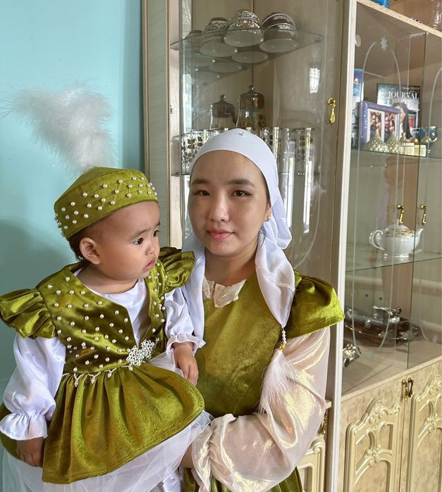 Қазақша образ мама и доча, мама 46-48 дочь 1-2 жасқа