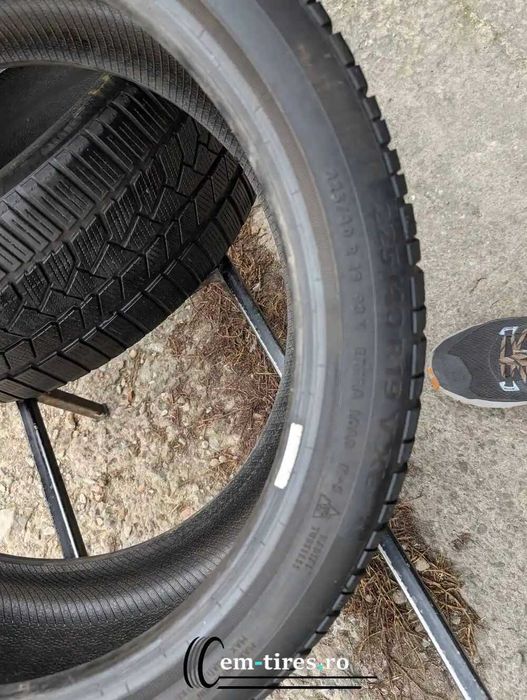 2 Anvelope Iarna 225/40 R19 CONTINENTAL WinterContact TS860S Runflat