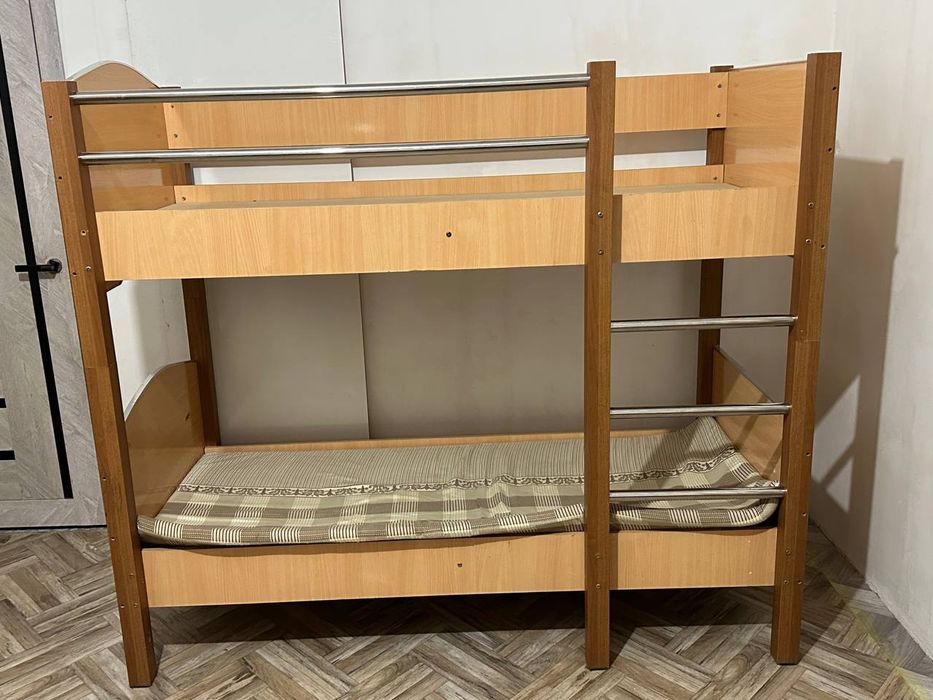 Двухъярусная кровать