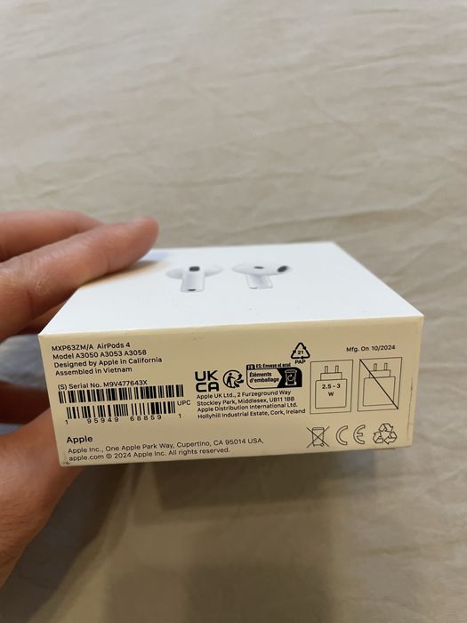 AirPods 4 originale din Altex