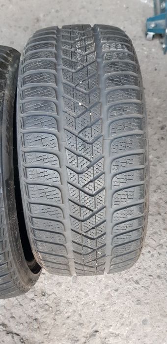 Зимни гуми-18цола-225/40-1бр.-100лв."PIRELLI "