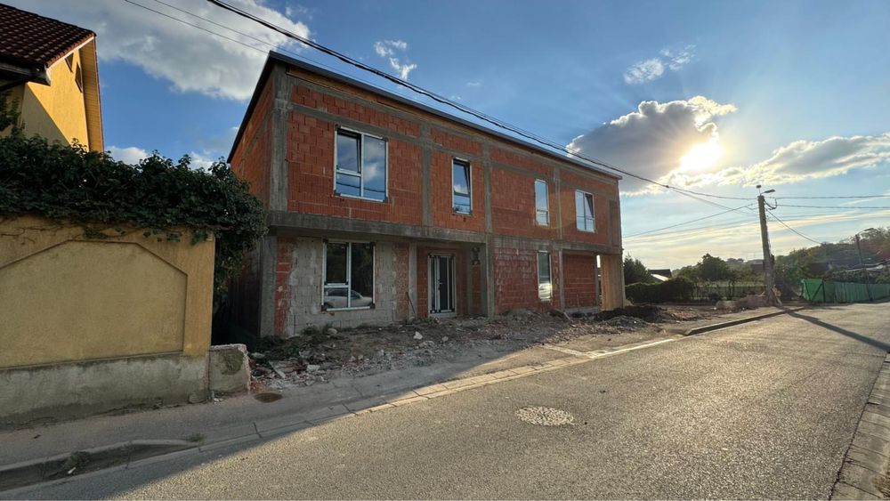 Constructie noua de vanzare