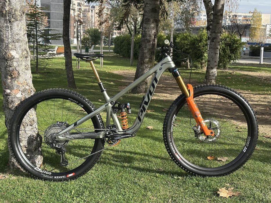 2024 Pivot Firebird 170mm 29“ Carbon