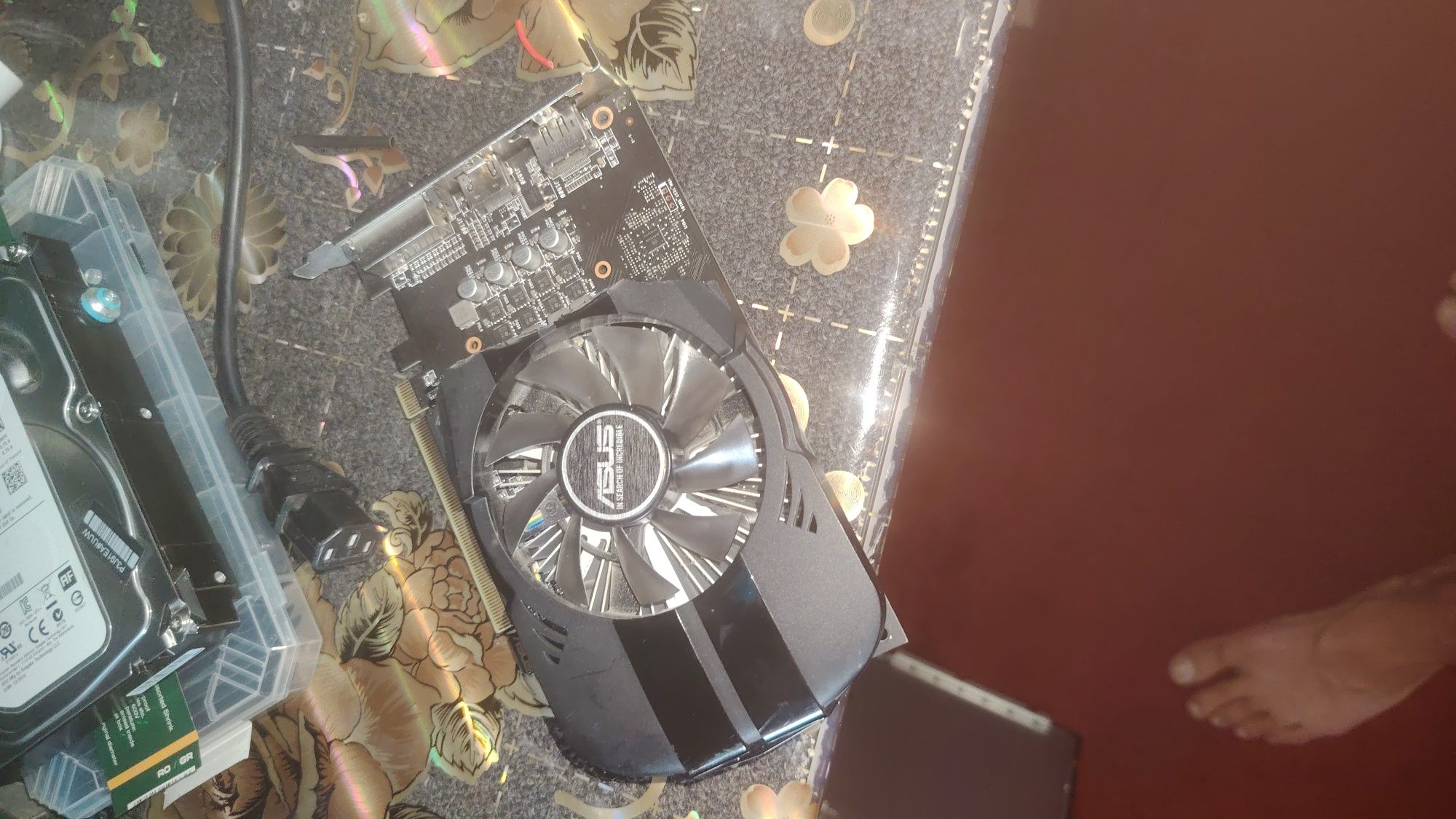 Se vinde toate la un loc plus o tastatura