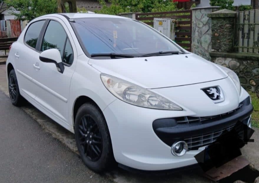 Piese peugeot 207,motor 1.4 hdi,cutie defectă