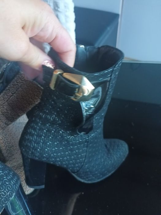 Боти с висок ток