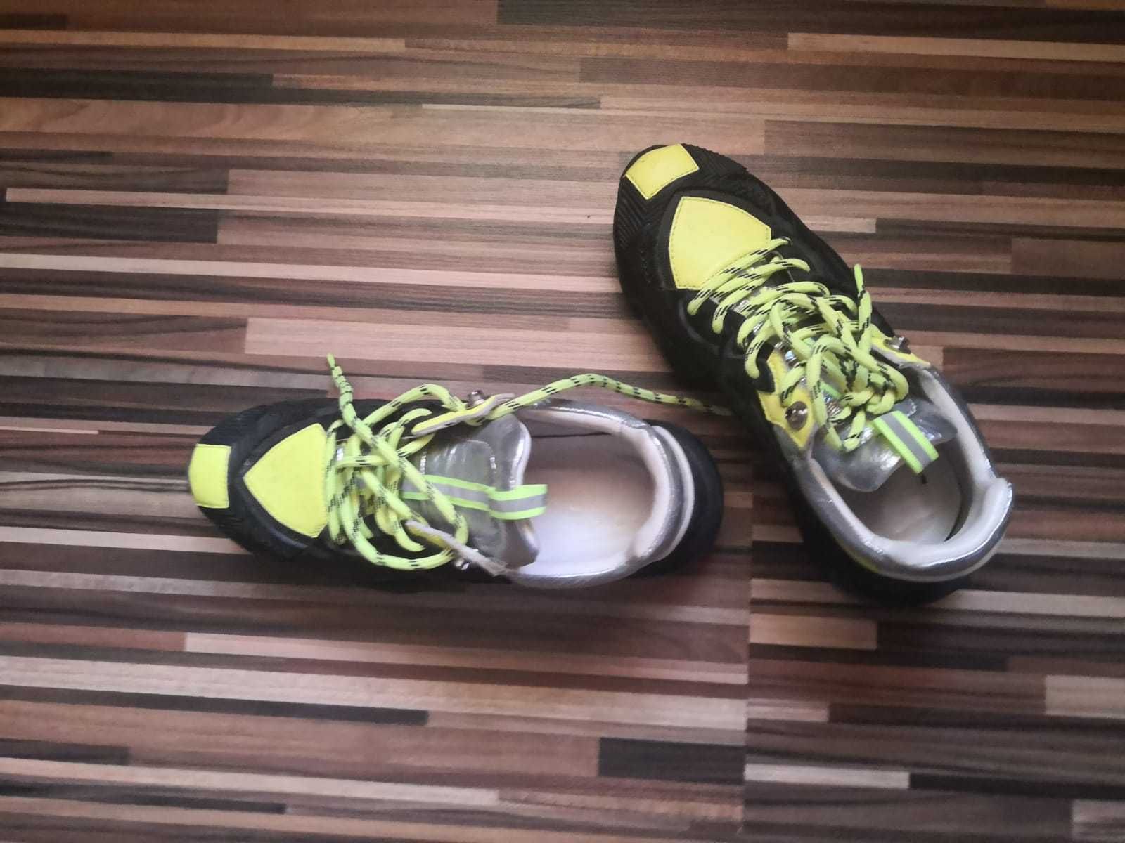 Adidași ilpasso neon