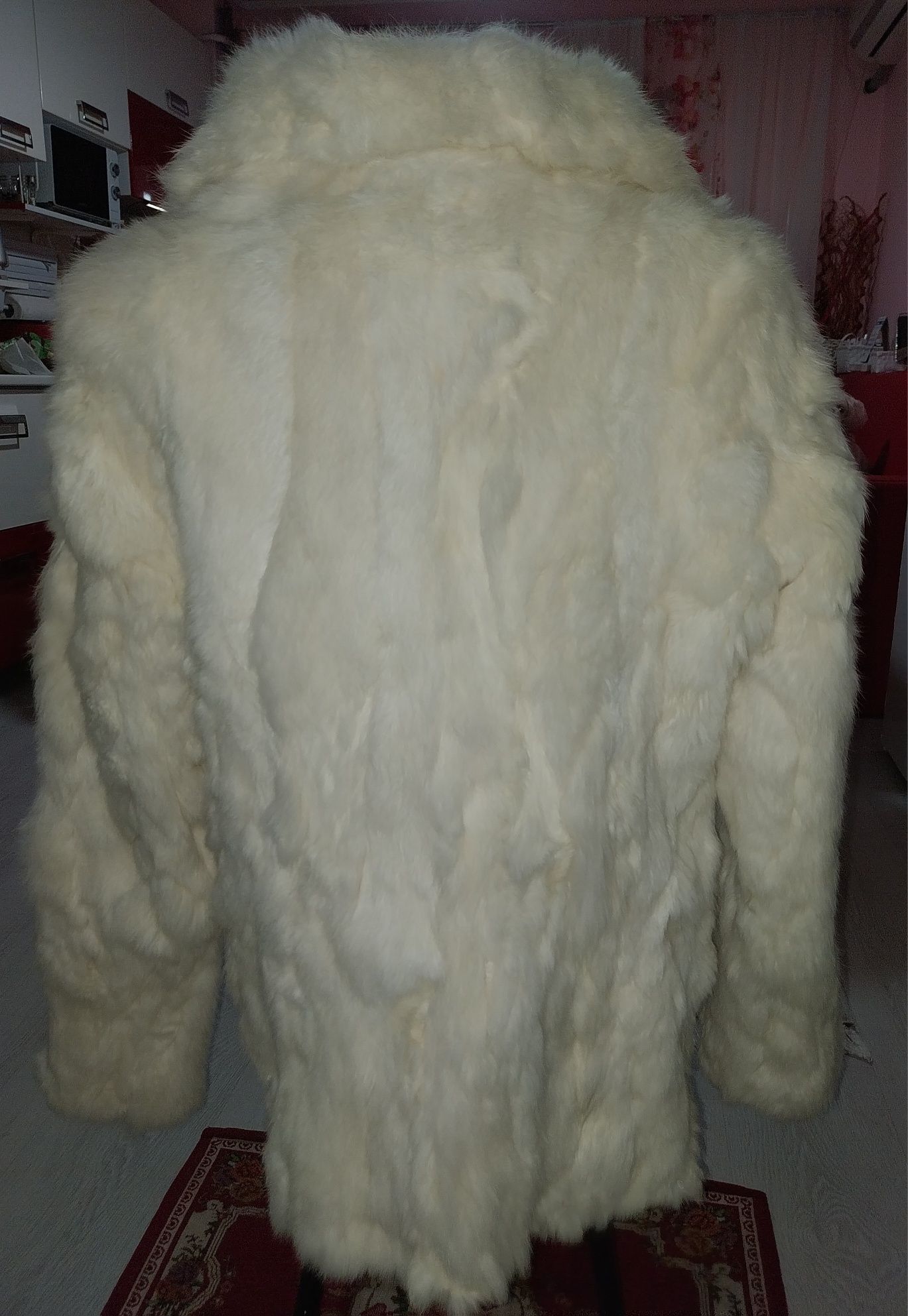 Vând haina de blana naturala cu piele