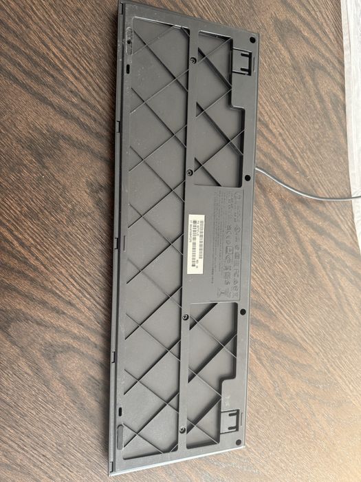 Tastatura cu fir