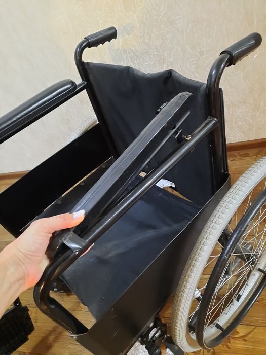 Продам коляску инвалидную