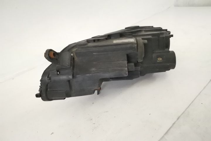 Фар Дясно Оригинален Халогенен Фолксваген VW Пасат / Volkswagen VW Pas