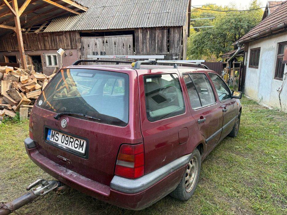 Vând Volkswagen Golf 3