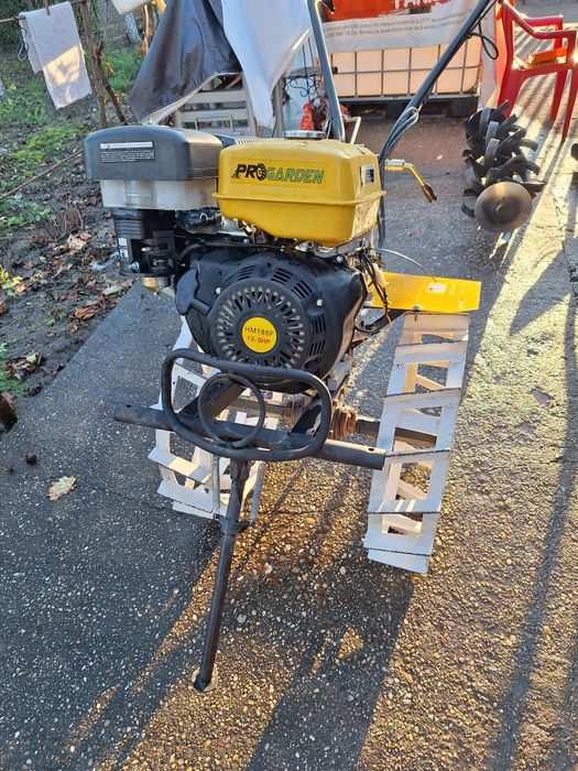 Vând motocultor progarden 13cp.