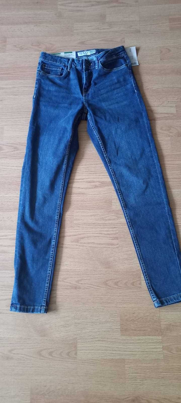 Blugi dama M/38,efect push/up,noi cu eticheta