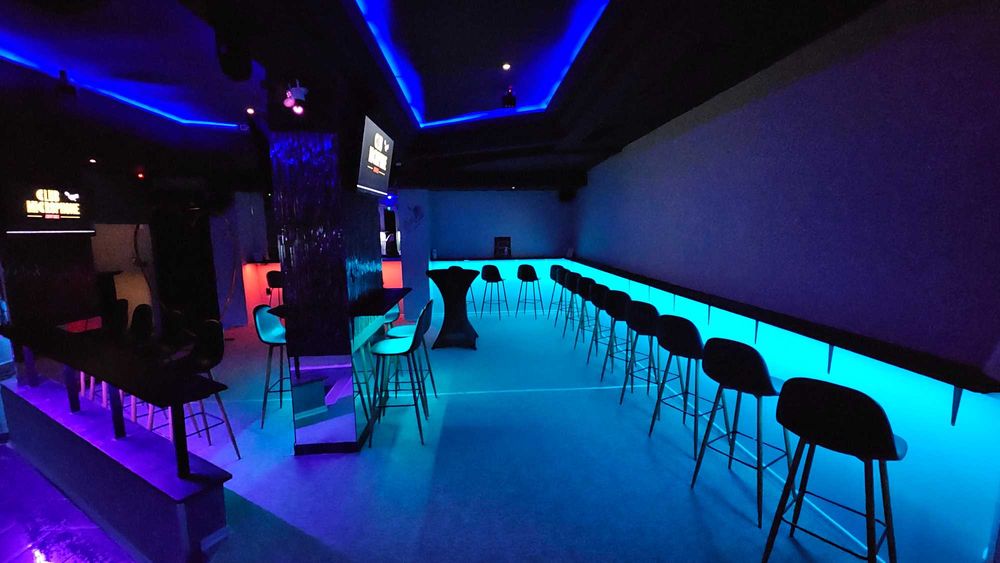 Зала за събития във Варна - клуб Микрофон